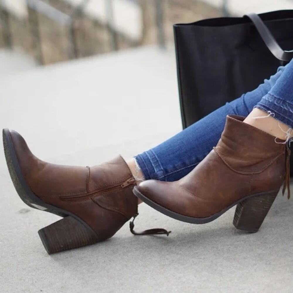 Steve Madden Brown Leather Boot 10 RadioO distressed( see pics ) CoastalCowgirl